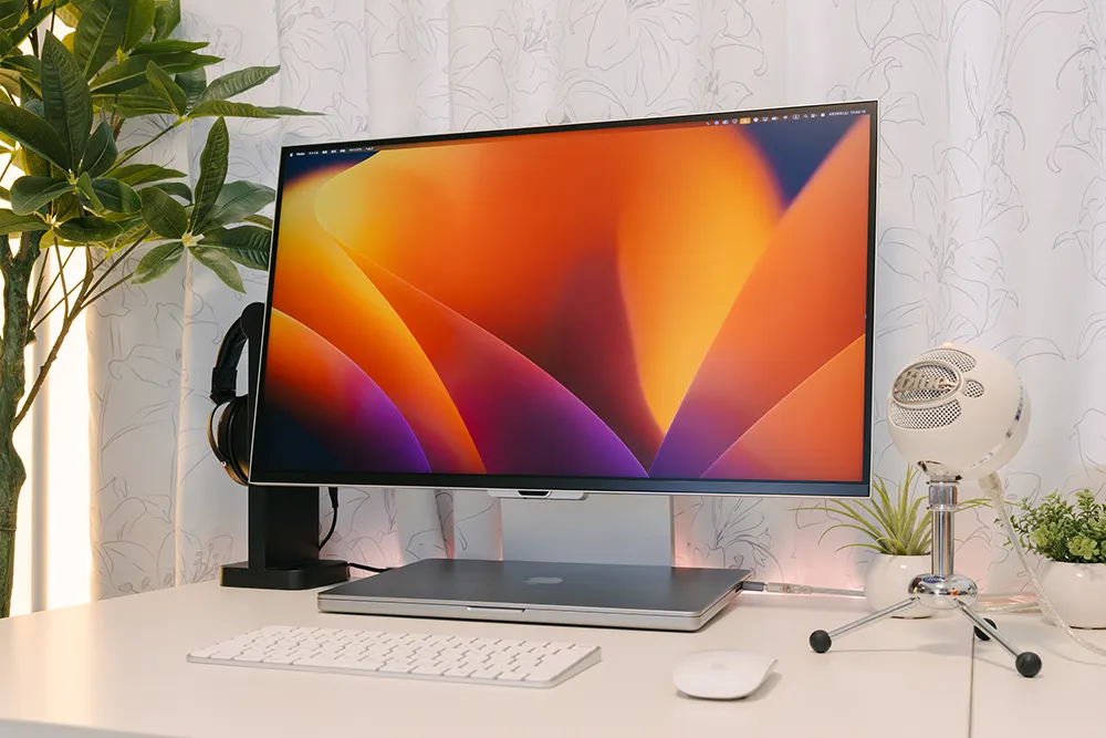 Samsung ViewFinity S9 の外観