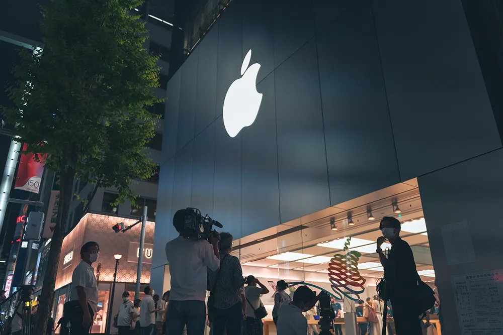 Apple 銀座@サヱグサビルの閉店時には、メディアも駆けつけ取材がされていた