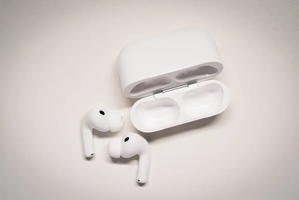 AirPods Pro 3 本体と充電ケース