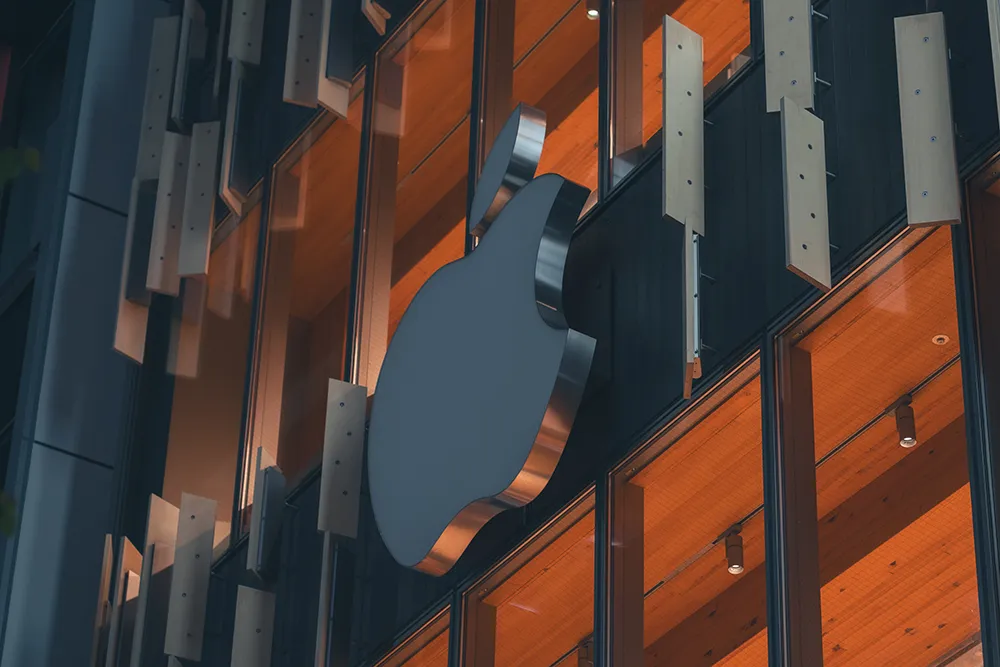 Apple 銀座 @HULIC &New GINZA 8が閉店すると、Apple ロゴは消灯